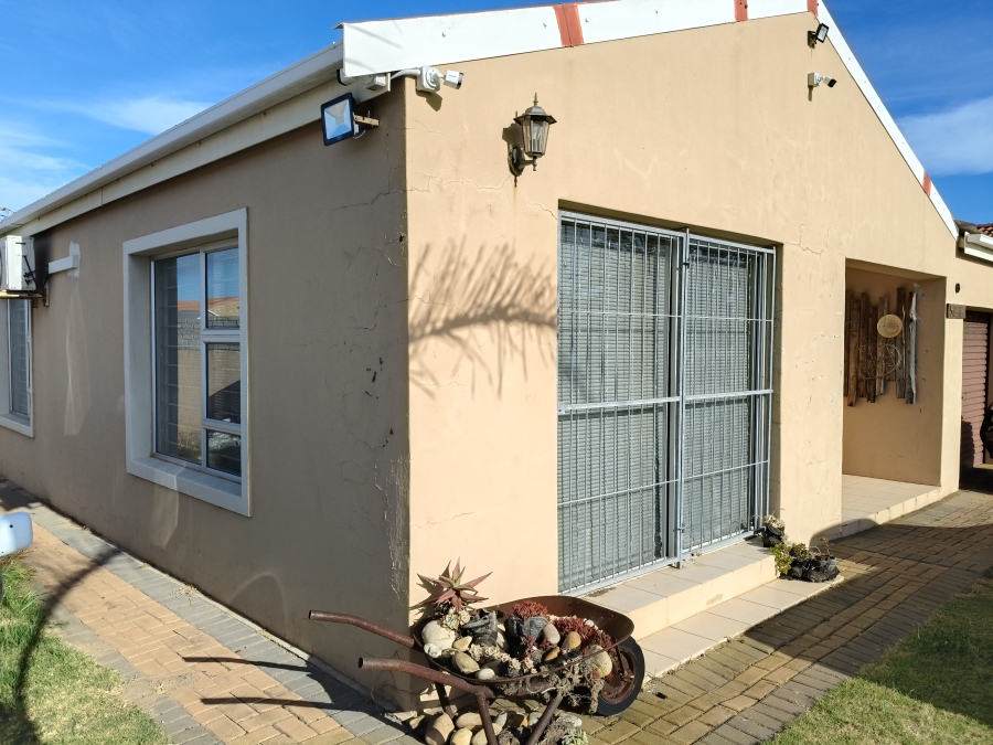 3 Bedroom Property for Sale in C Place Eastern Cape